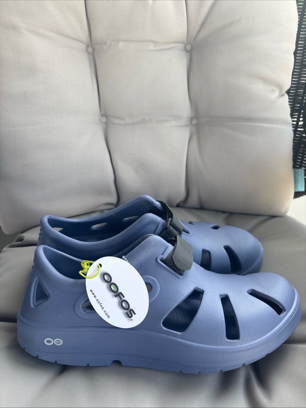Oofos Oocandoo Sport Recovery Lightweight Sandals Women’s Size 12 Mens 10 NWT